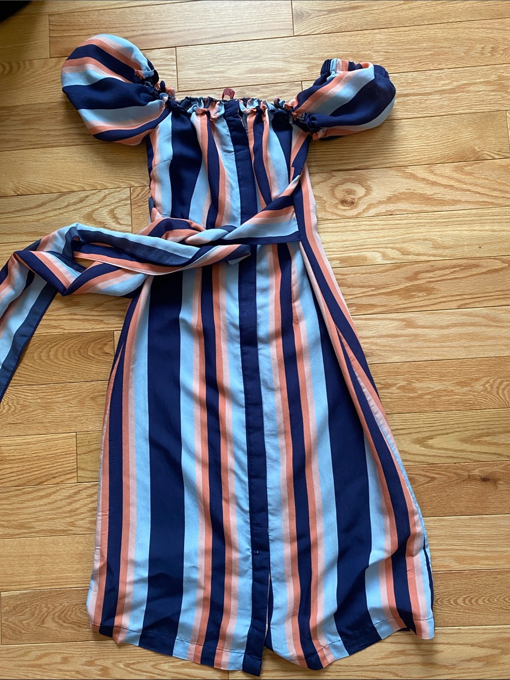 Colorful midi dress. - Picture 10 of 10